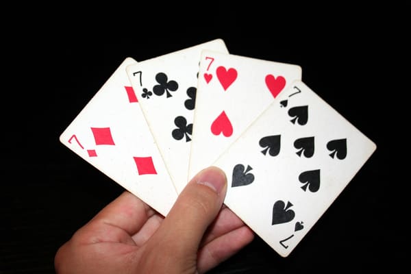 Pig (Card Game) - 3-13 players